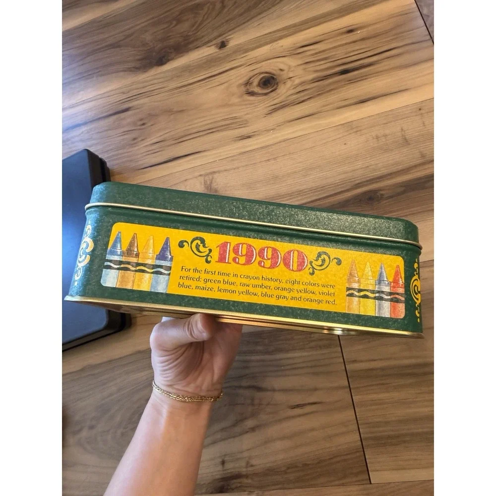 Vintage 1991 Crayola Collector's Colors Limited Edition Tin w/ 8 Crayon Pack
